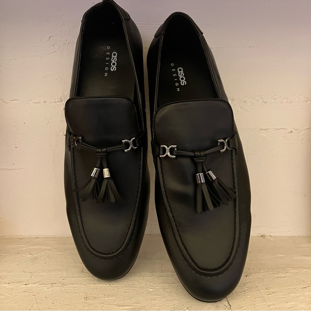 NEW ASOS DESIGN loafers in black faux leather with tassel detail